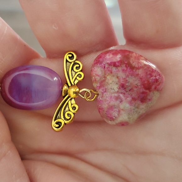 New Gold Wing Peach Nipomo Coral Fossil Heart Pendant. - Picture 8 of 13